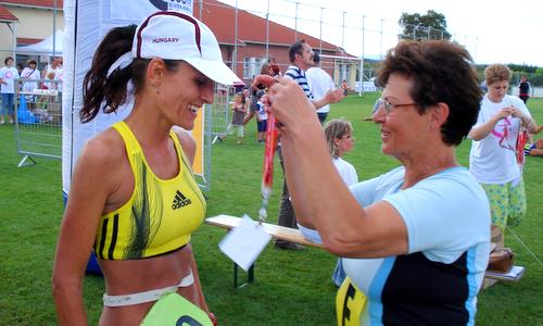 Szilvia Lubics and Elvira Söjtöri (Copyright © 2009 Hendrik Böttger / runinternational.eu)